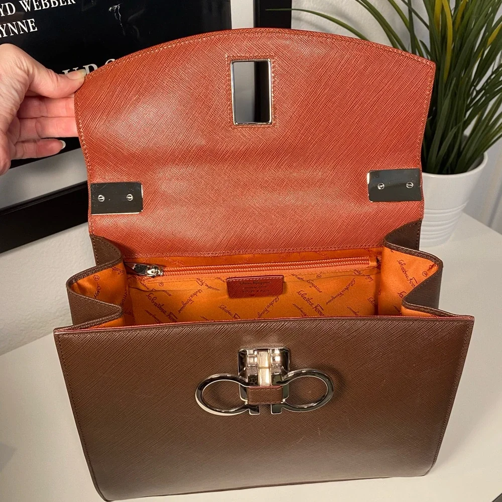 Rare Vintage Salvatore Ferragamo Double Gancini Large Saffiano Leather Bag - Picture 4 of 14